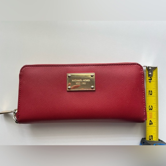 Michael Kors Jet Set Wallet - Picture 10 of 10